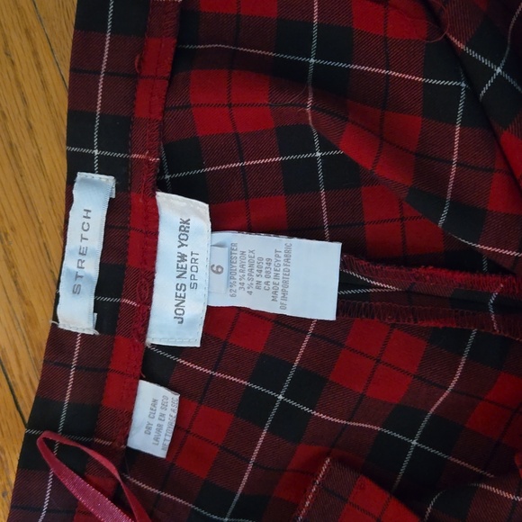 Jones New York straight leg red plaid slacks. - Picture 4 of 7